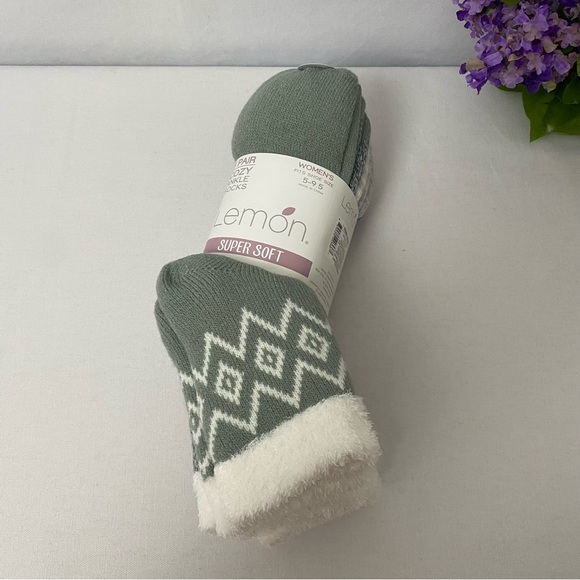 Lemon Women's , 5 Pairs Super Soft Cozy Ankle Socks, NWT - Picture 2 of 6